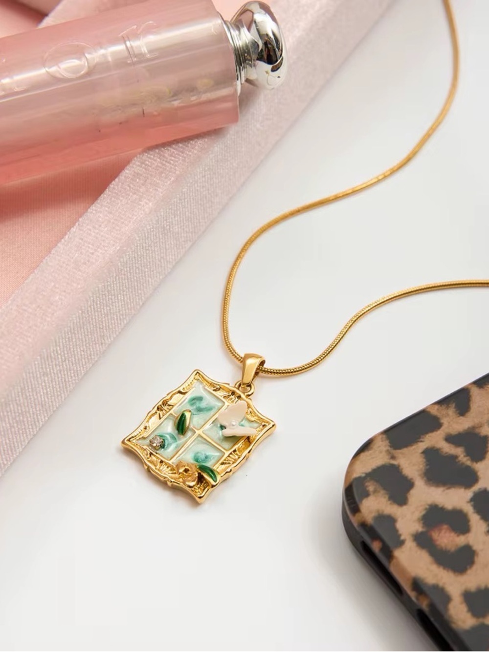 18K Gold Plated Vintage Inspired Window Frame Pendant Necklace - Picture 5 of 8